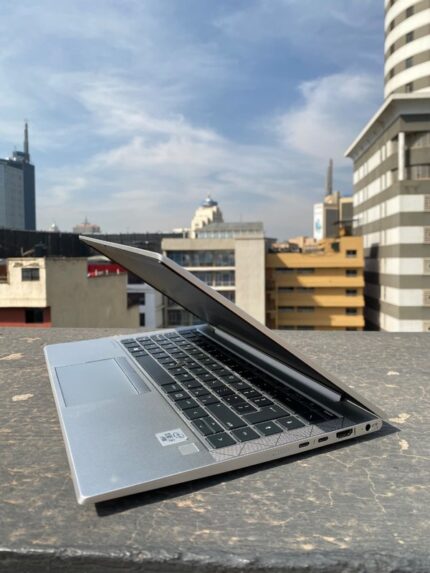 hp 840g7 core i7,8gb,512ssd,14inches,10th gen